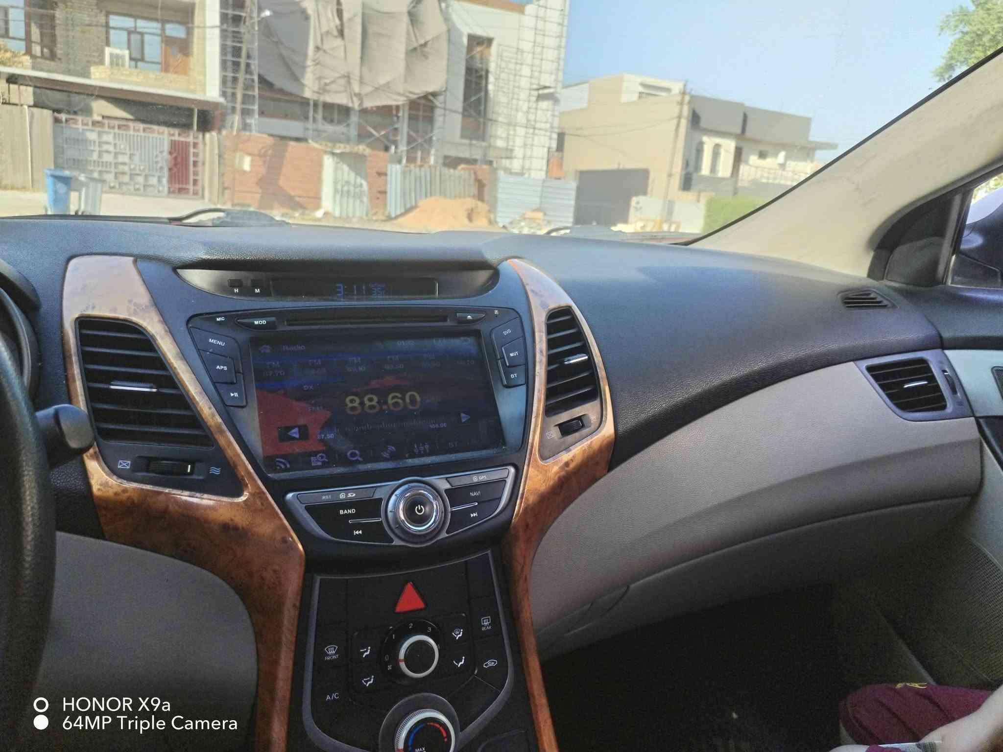 السلام عليكم النترا موديل ٢٠١٥ خليجي فول مواصفات عدى بصمه رقم بغداد بسمي سنويه مجدده مكفوله من صبغ والتبديل محرك كير ع شركه محرك ١٨٠٠ دوش سياره نضيفه جدا كتلوكات شركه  جاهزه السعر ١٢٢ مكاني بغداد حي الجامعه للاتصال *********** بيع او مراوس حسب قناعه

نص مكتوب في الصور:
- HONOR X9a
- 64MP Triple Camera
- O HONOR X9a