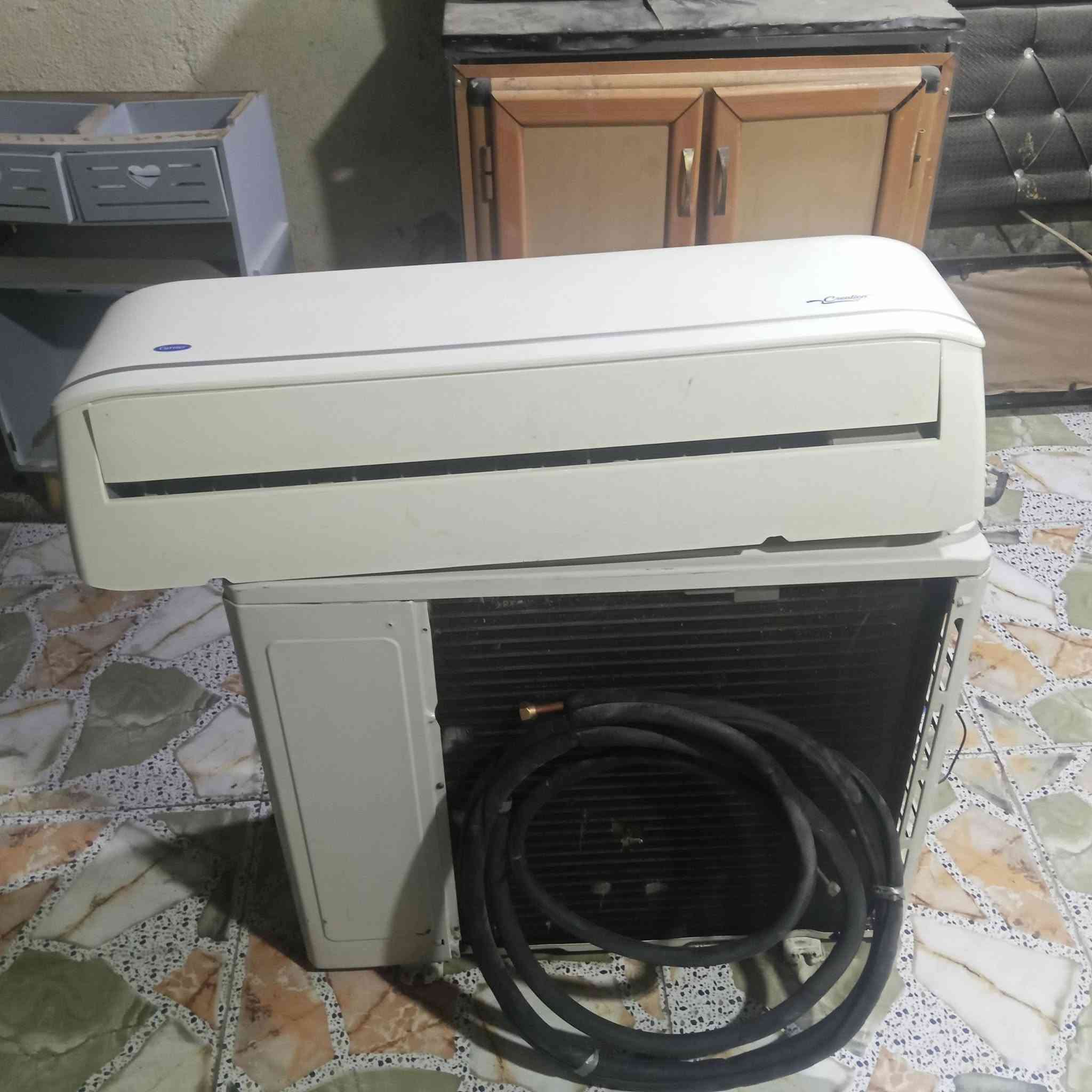 سلام عليكم سبلت طن ونص نضيف مابي شي غازة كامل متروس جديد للبيع سعر 300 وبي مجال قليل     ***********
