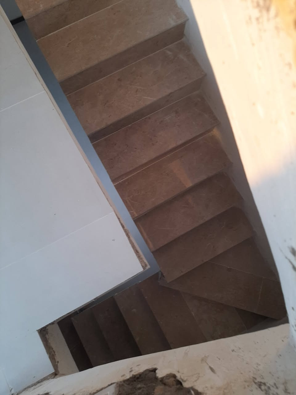 كادر سيراميك مصري درجه اولى كاشي ومرمر وبورسلين تسليم مهندس لتواصل واتساب 
***********
