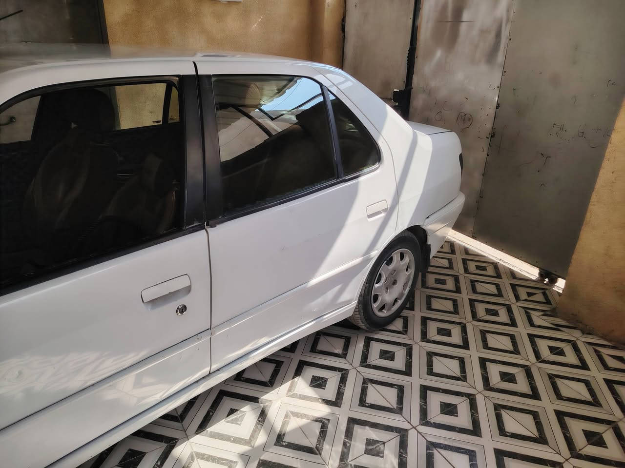 السلام عليكم بيجو ٣٠٦ موديل ٢٠٠٢ بسمي السعر ٣٨ وبيه مجال  العنوان بابل المحاويل رقمي ***********
