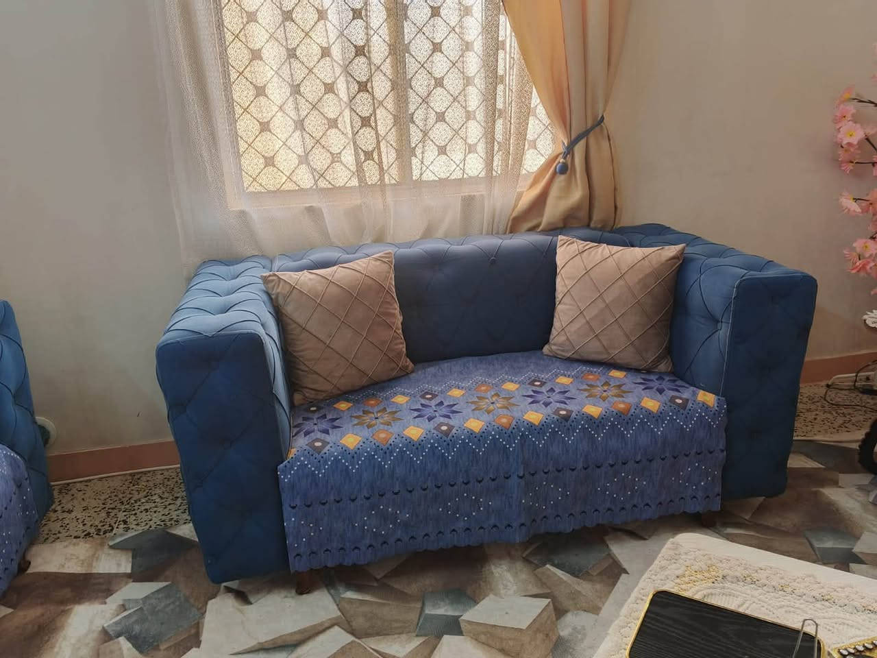ت
تخم حطاطة 10 مقاعد 
نضيف حيل و مابي اي كسر السعر 250 
العنوان / الرمادي _ القادسيه الثانية
رقمي / ***********
