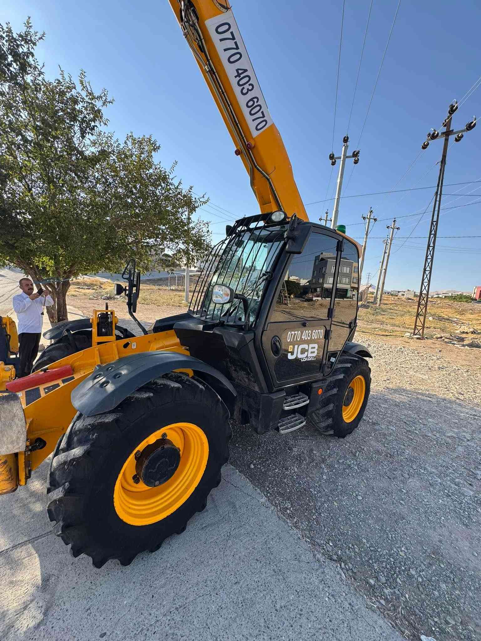 ✨🤲🏻﷽
به ناوي خواي گه وره و ميهره بان
JCB-2018-14m-540-140
مه كينه گه وره سؤپه ر جه ك سه نته ر 
ته بريت ئه نته ر كوله ر گيرومه كينه به شه رت
برخوي نه كراوه ته وه هه موو گياني به شه رت
گير مه كينه ئه كسل سلايت
٤تايه ي٢٤ره قه م كاتيه كاتيه كه ي ٢٠٢٥مانكي٥داخل بووه
١١مانگ ليره ئيشي كردوه 
بؤزانياري زياتر ***********
سليماني رابه رين

نص مكتوب في الصور:
- ***********
