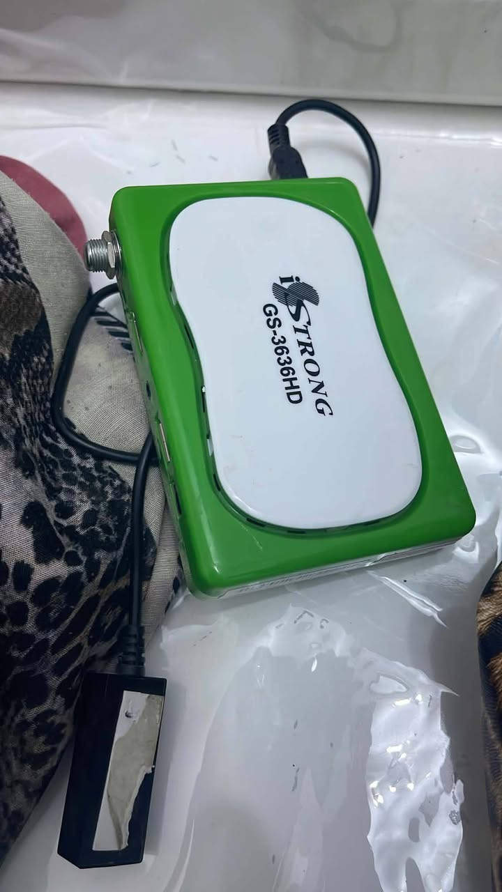 السلام عليكم
طباخ للبيع السعر 230وبيه مجال ستلايت وصحن 30 طباخ كهربائي 45
كلهن استعمال قليل 
مكان كربلاء قرب فندق البارون
