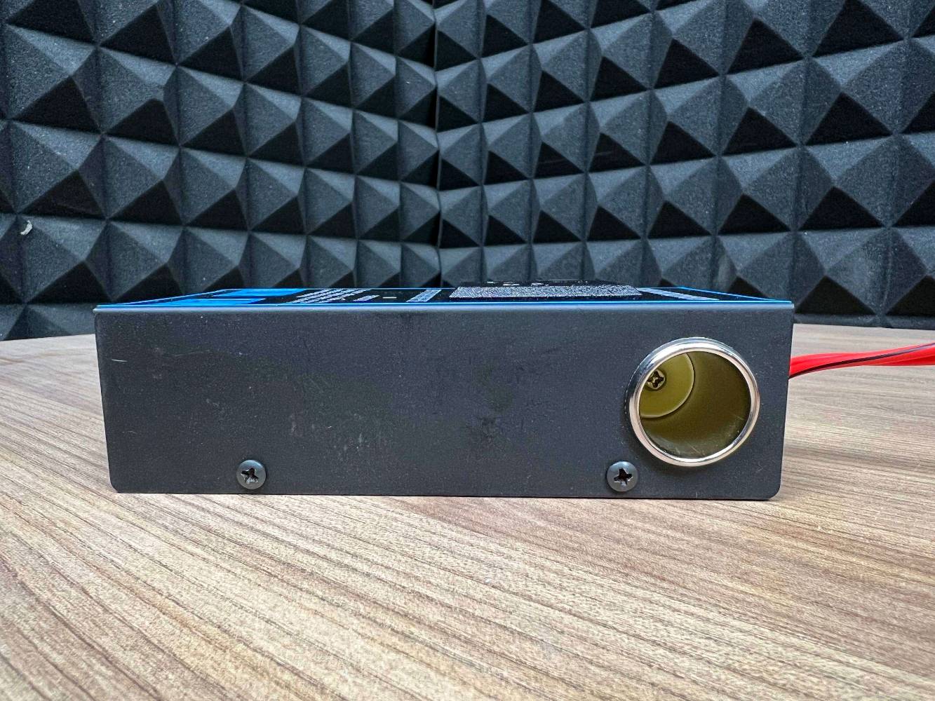 محول سيارة • ١٥٠٠ واط • ٤ منافذ USB