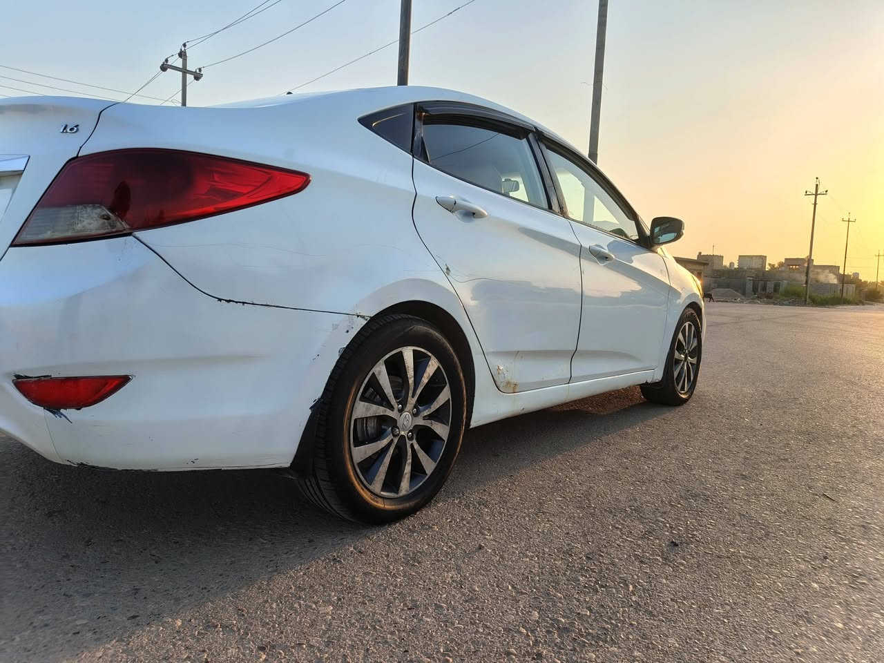 اكسنت 15خليجي 
محرك 1600 
سنوية ورقم جدد بأسمي 
شرط التحويل 
سيارة جاهزة مكينة و تبريد
خللها فقط النمره ال4 ما طيح 
للتواصل والاستفسار 
***********
