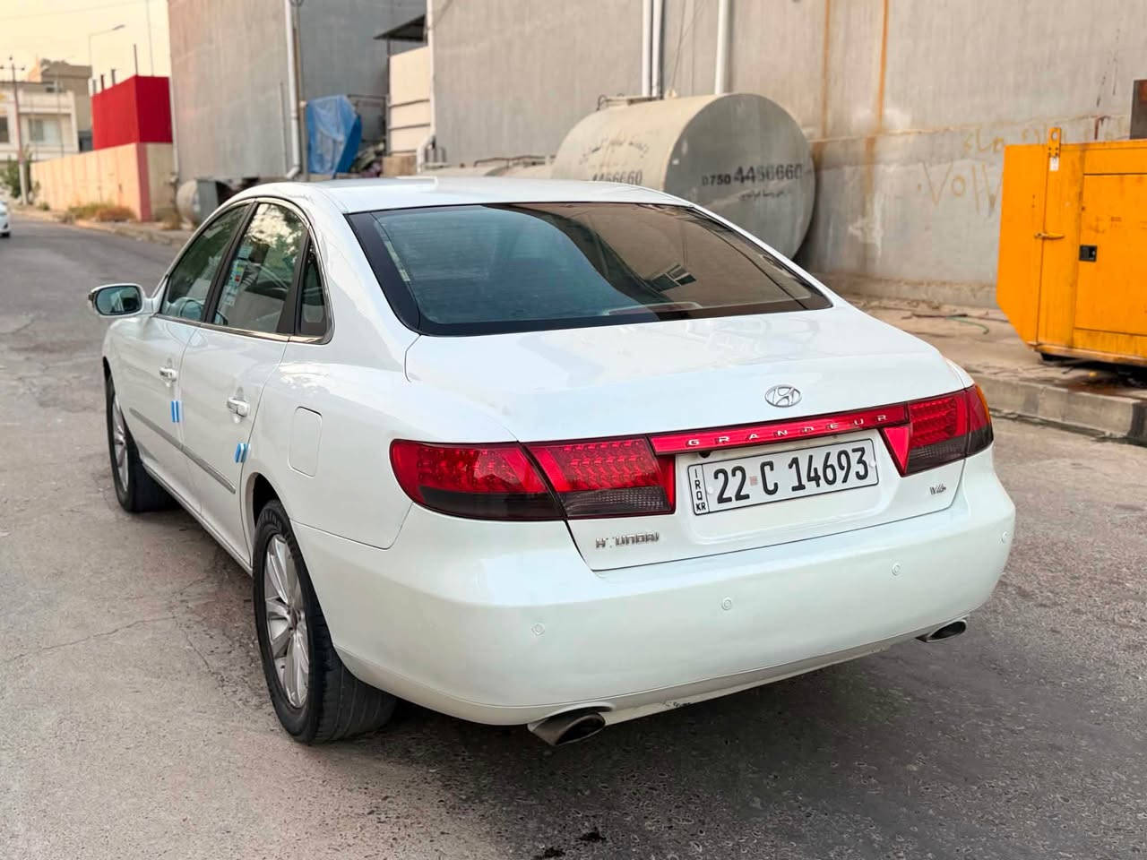 هونداي ازيره 2008 خليجي كلش حلوه ونظيفه جاهزه من كلشي فول مواصفات فقط بدون سلايت .شرط تجي تشوفها بعد احلى من الصور . محرك 3300 المرغوب شادلها جديد مال كصه اوربي .شرط مكفوله من الحادث لون السياره ابيض صدفي بيها أماكن قليله فقط كلير .رقم اربيل باسمي قبل يومين حولتها يعني جاهزه من كلشي تحويلها ما طول ساعه .سعر 85ومجال حك جيا فقط عنوان اربيل 
***********
***********
*********** أربيل, العراق

