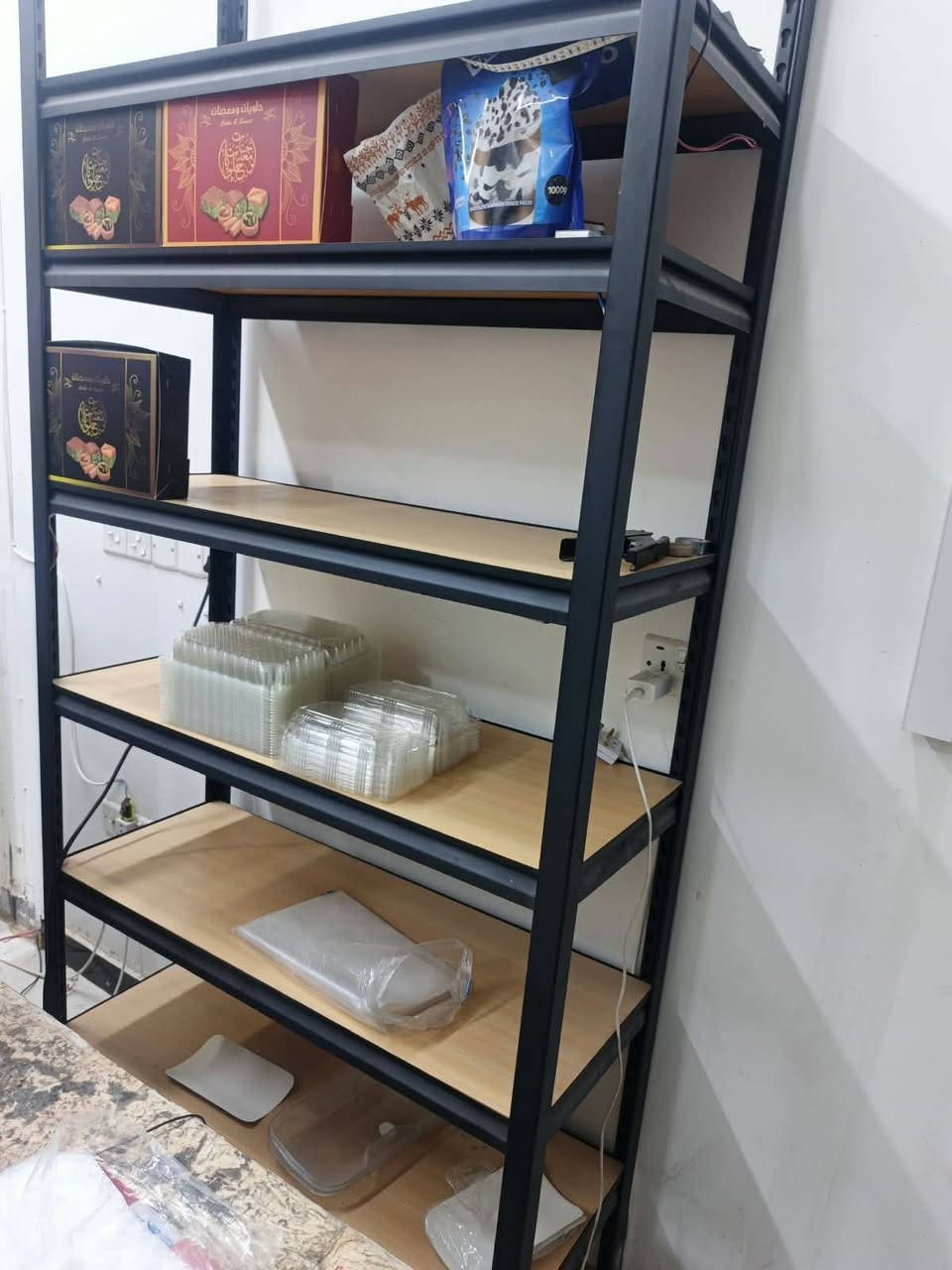 سلام عليكم محمل ارتفاع ٢٢٥ عرض متر وعرض الخانة ٤٠سم مكان نجف ***********
