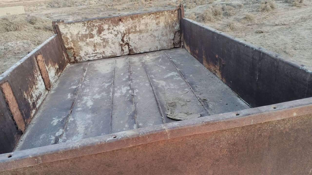 عربانه سكندريه للبيع بدون جك 
نضيفه شاصي ودنكير وتايرات بدي قلاب شوفت عينك 
مكانه الناصريه 
السعر 900
الماعده وسيله نقل والموشراي لا ياخابر رجاء 
***********
