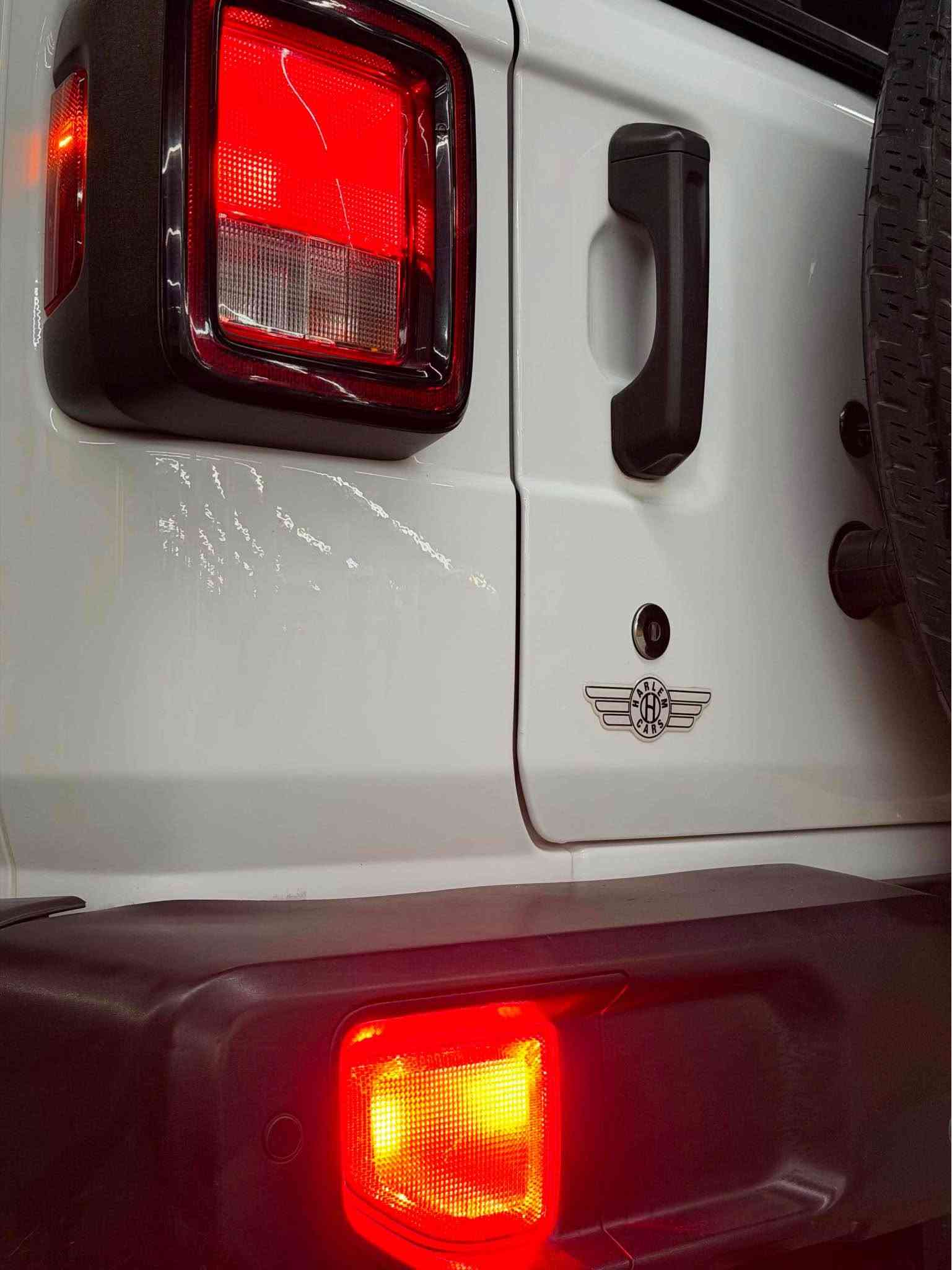Jeep 2018 jl  
سفری هارلم سپۆرت ئەنلمتد ٨٦ کیلۆمەتر  ڕۆشتوە سەیارەکە لۆکە 
ژم/*********** السليمانية, العراق
