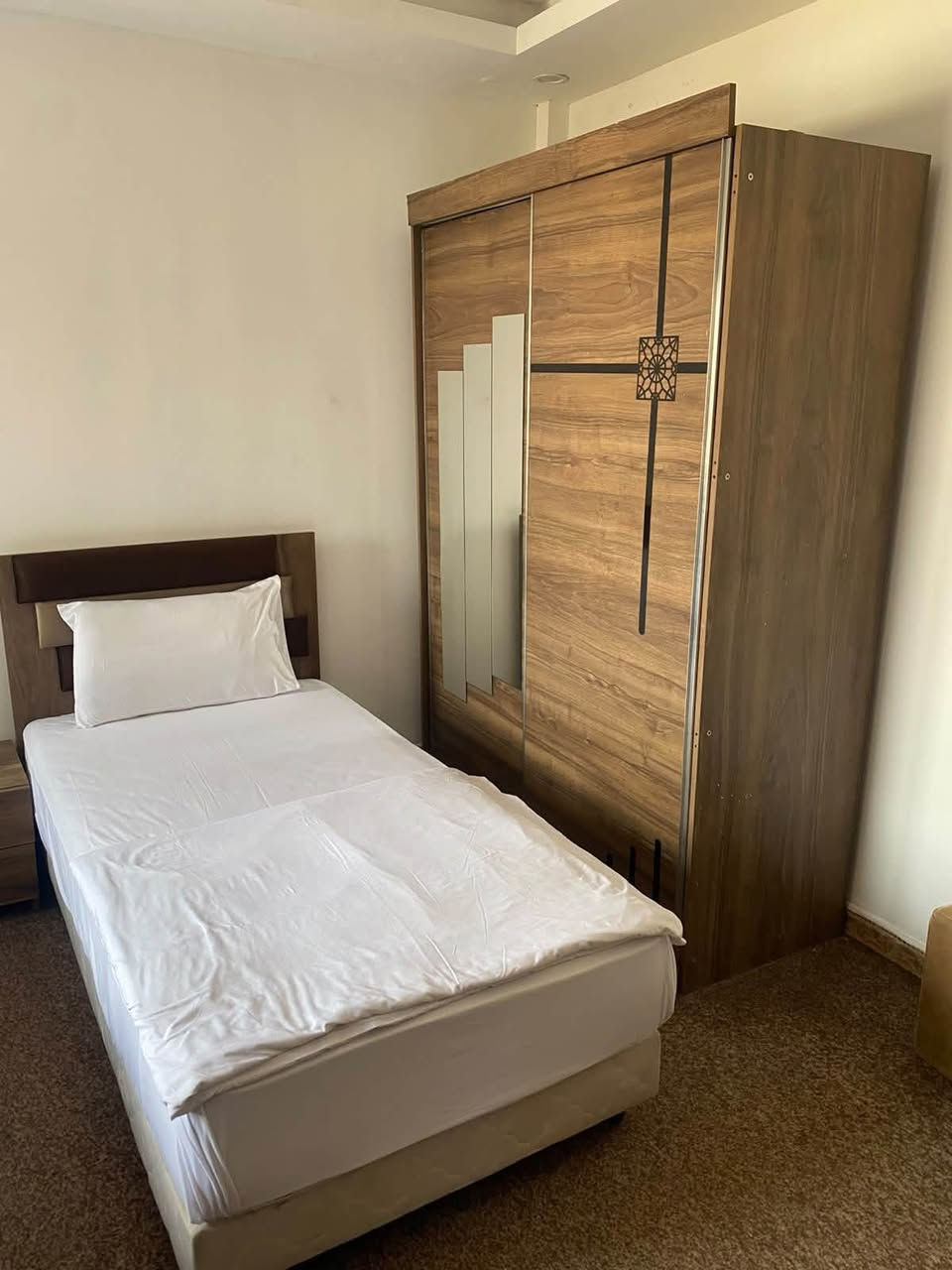 يوجد توصيل بغداد سعر الغرفه 350 بغداد
***********
