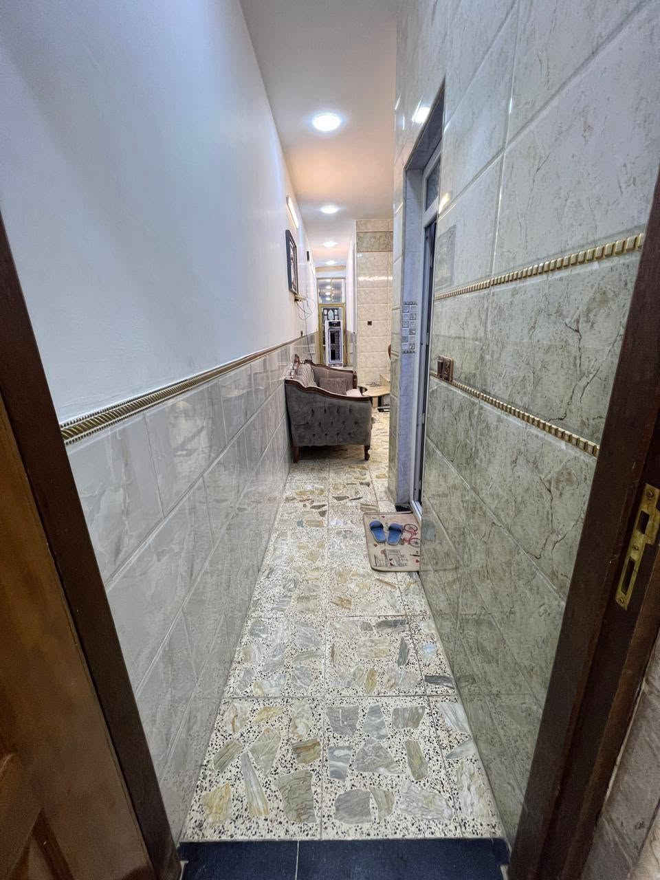 دارايجار ١٠٠م طابق واحد مكون استقبال وغرفه وصاله ومطبخ مع ملحقاته بلديات منطقة البلديات خلف المصرف إيجاره ٤٠٠الف نهايته الاتصال على الرقم ***********مكتب الموسوي للعقار
