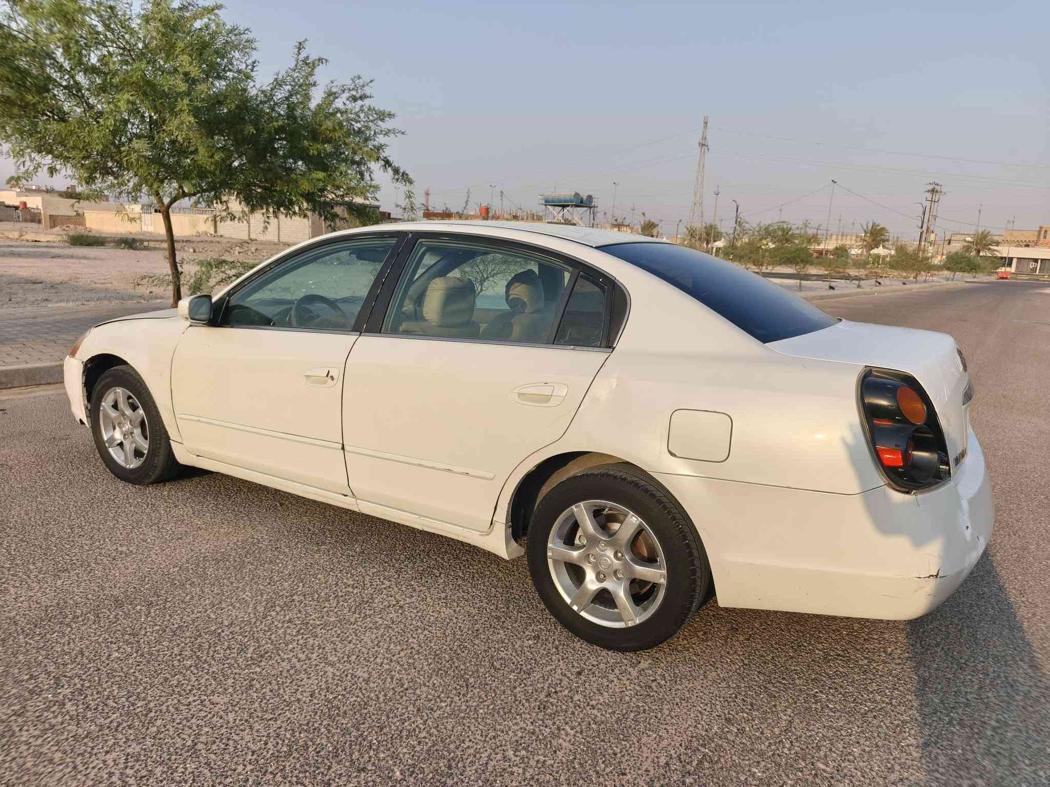 سلام عليكم نيسان التيما موديل ٢٠٠٦ للبيع كير ومحرك بل كارتون حداده جديدة تخم تاير جديد سيارة جاهزه رقم بصره سنويه لل ٢٨ تحويل ثاني يوم السعر ٤٣ ***********
