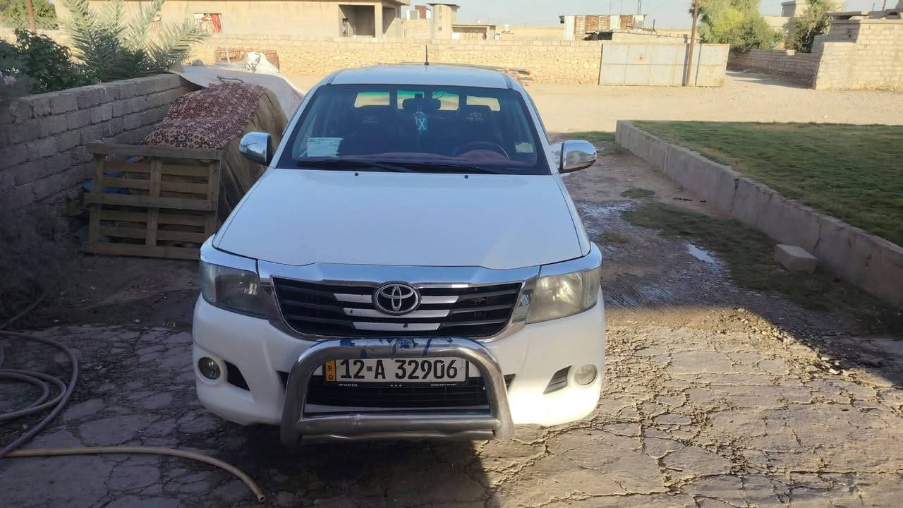مديل 12 ماشي 180 محرك مامفتوح شرط سياره جديده مال جناي بسمي / بيها مكانين صبغ بالباب بدون دواخل / شاصي 12 / السعر 165 بي مجال / ***********
