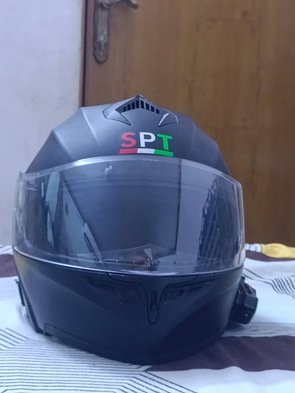 سلام عليكم شباب خوذه للبيع نوعيه جدا جيدة والخوذه اخت جديدة فج قلاب ونضاره شمسيه وياه جهاز بلوتوث سماعات ومايك كامله مال شغل شباب الخوذه ماخذه ٥٠ وال جهاز ٣٥
اني ابيع كامله سعر 45
هذا رقمي واتس اب بي ***********
سلام عليكم شباب خوذه للبيع نوعيه جدا جيدة والخوذه اخت جديدة فج قلاب ونضاره شمسيه وياه جهاز بلوتوث سماعات ومايك كامله مال شغل شباب الخوذه ماخذه ٥٠ وال جهاز ٣٥
سعر كامله 45
