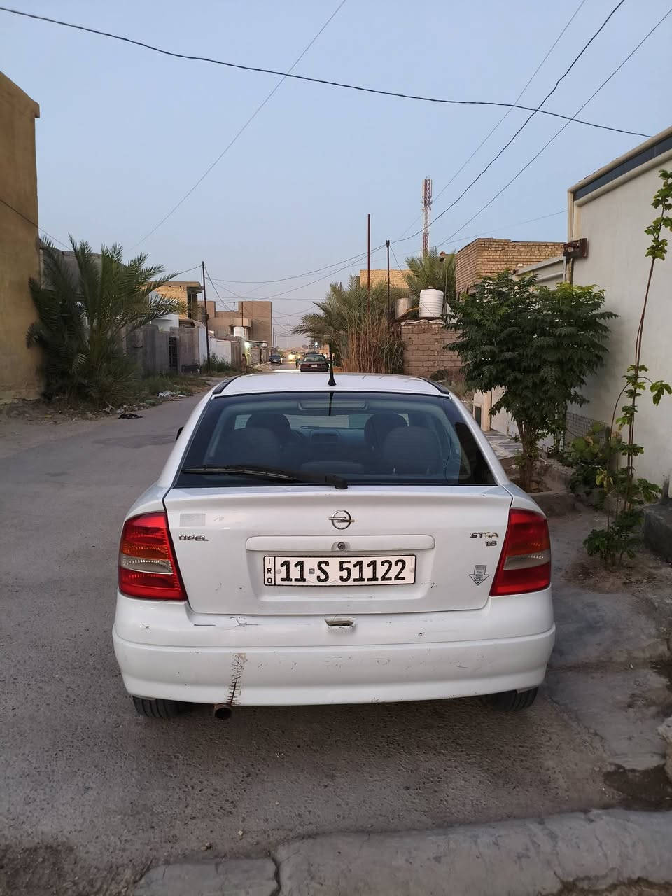 اوبل استرا 2002 محرك 1600 مسكر
الكير والمكينة شرط 
تخم تاير جديد 
باتري جديد 
داينمو جديد
تبريد ثلججججج 
السيارة بلادية 
وكاملة مابيها اي نقص متذب عليهه ربع 
السعر 53 قفل 
او مراوس نزل شنو عندك 
المكان بغداد العامرية 
لتتواصل ***********
