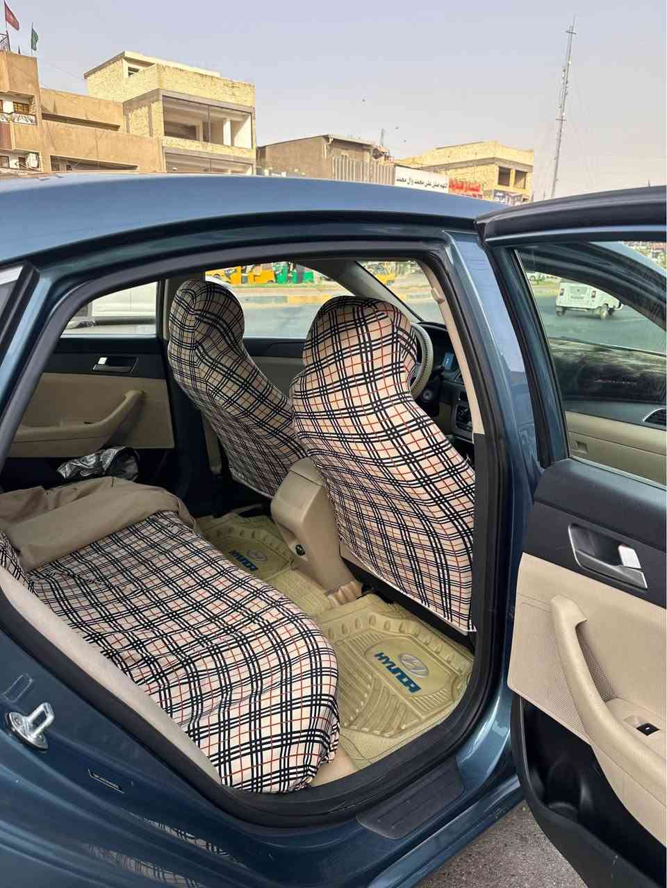 السلام عليكم لبيع سوناتا موديل ٢٠١٧  / وارد امريكي الجاملغ الامامي الايمن مصبوغ بدون ايرباك سيارة جديدة وجاهزه كير مكينه وحداده وتبريد اي ستفسار الاتصال ( ***********) غير متواجد على الفيس ملاحضه السيارة لبيع فقط اعتذر من المراوس( سعر البيع ١١٥ ) مكان السيارة بغداد البلديات بغداد, العراق
