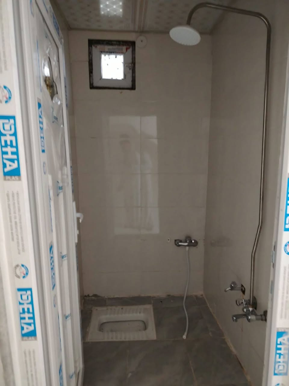 دار 65متر طابو زراعي شارع المطار الجديد شارع علكم بناء بلوك السقف صب كونكريت الساس تجعيب طابوك يحتوي على غرفه وصاله ومطبخ وصحيات داخليه وخارجيه وستقبال البيت كله جمسبور السعر 24وبي مجال البيت فارغ تستلم مفتاح مباشر خط مواده وطني انترنيت ضوئي بي كامل للاستفسار زورو مكتب الغريري ركن شارع حاتم الخير 
الرقم ***********
