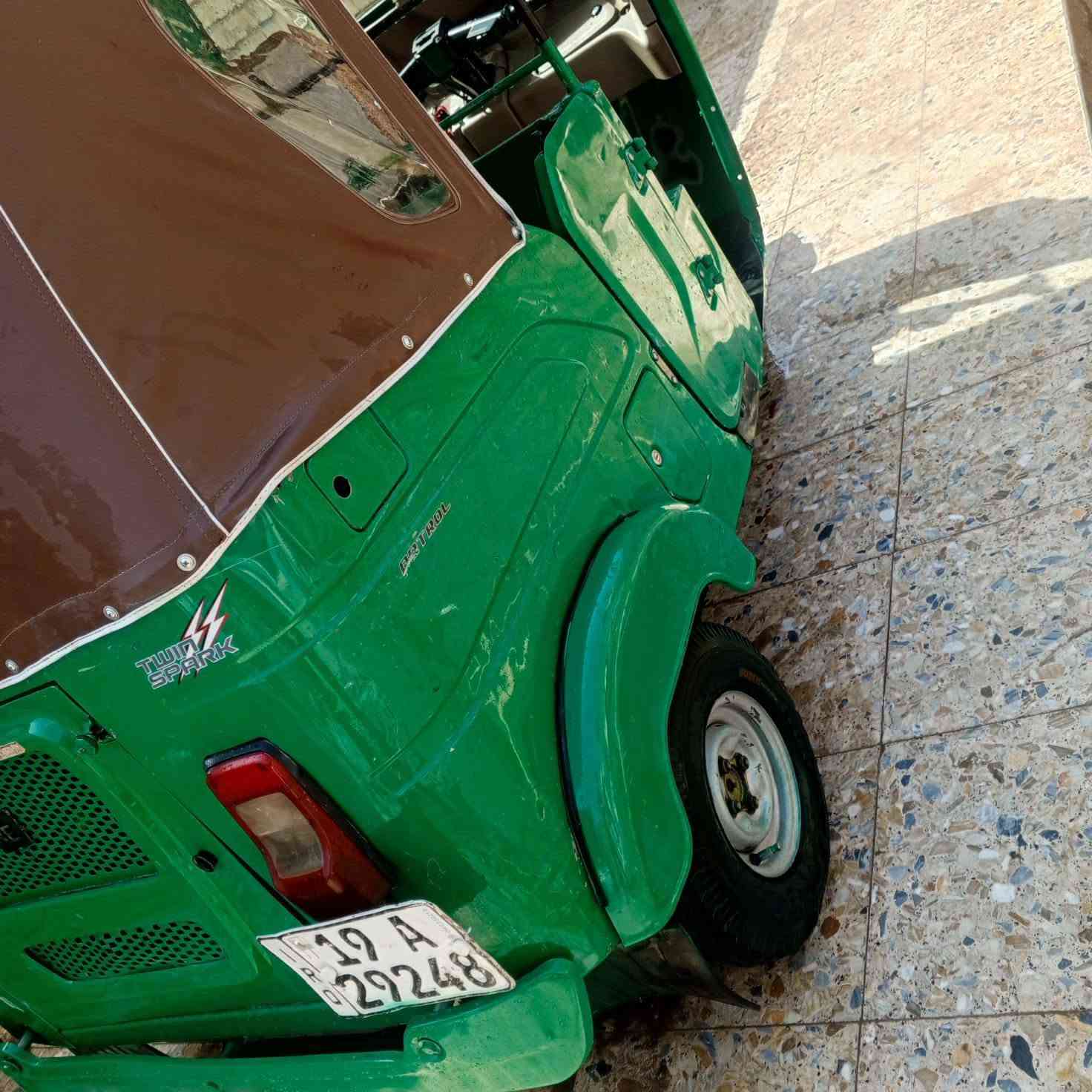 السلام عليكم تيك توك للبيع موديل 22 كلها بلاديه مكينه وقشر جاهزه للشغل رقمه سنويه تيك توك تحويل ثاني يوم ما بيها خياسات كهربائيات شغاله السعر 82000 مكاني بغداد البلديات الاتصال على هذا الرقم ***********
