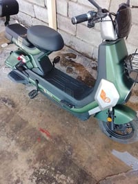 دراجة كهربائية • درجة شحن • عليها مجال