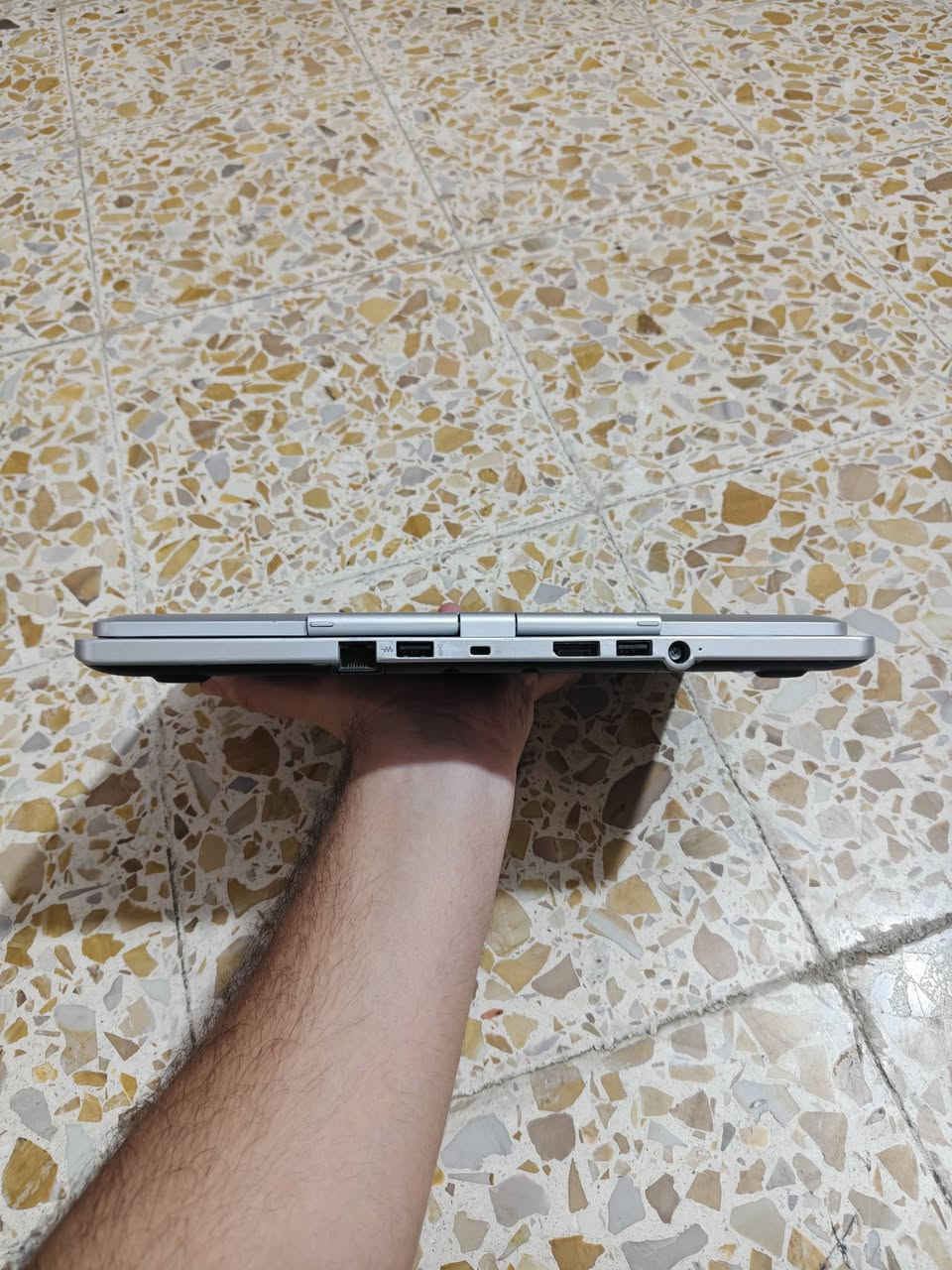 HP 810 G3 • قلاب 360 لمس • رام ١٢ جيجا