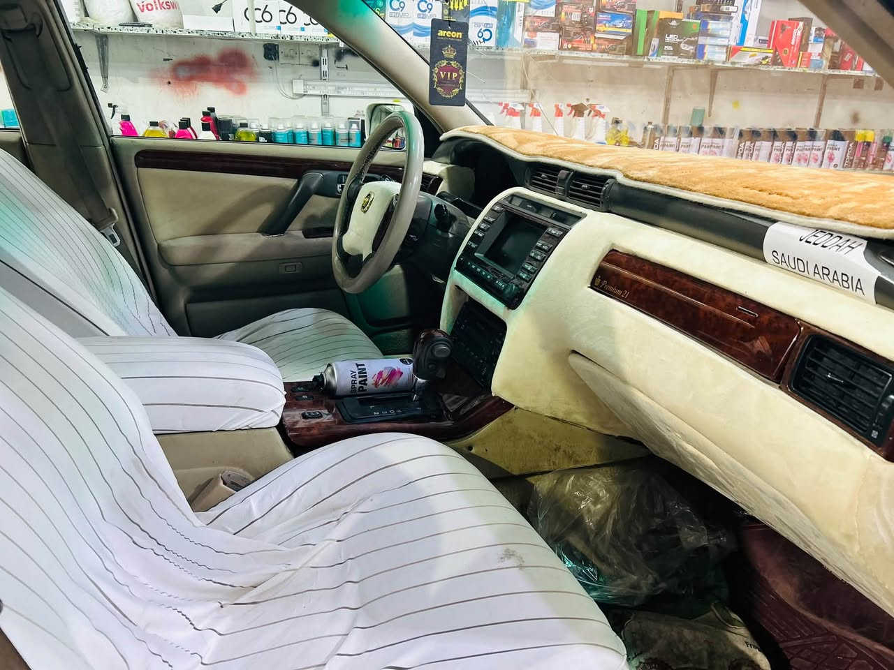 مەلیکە ٢٠٠١ • بضمان • بنزين