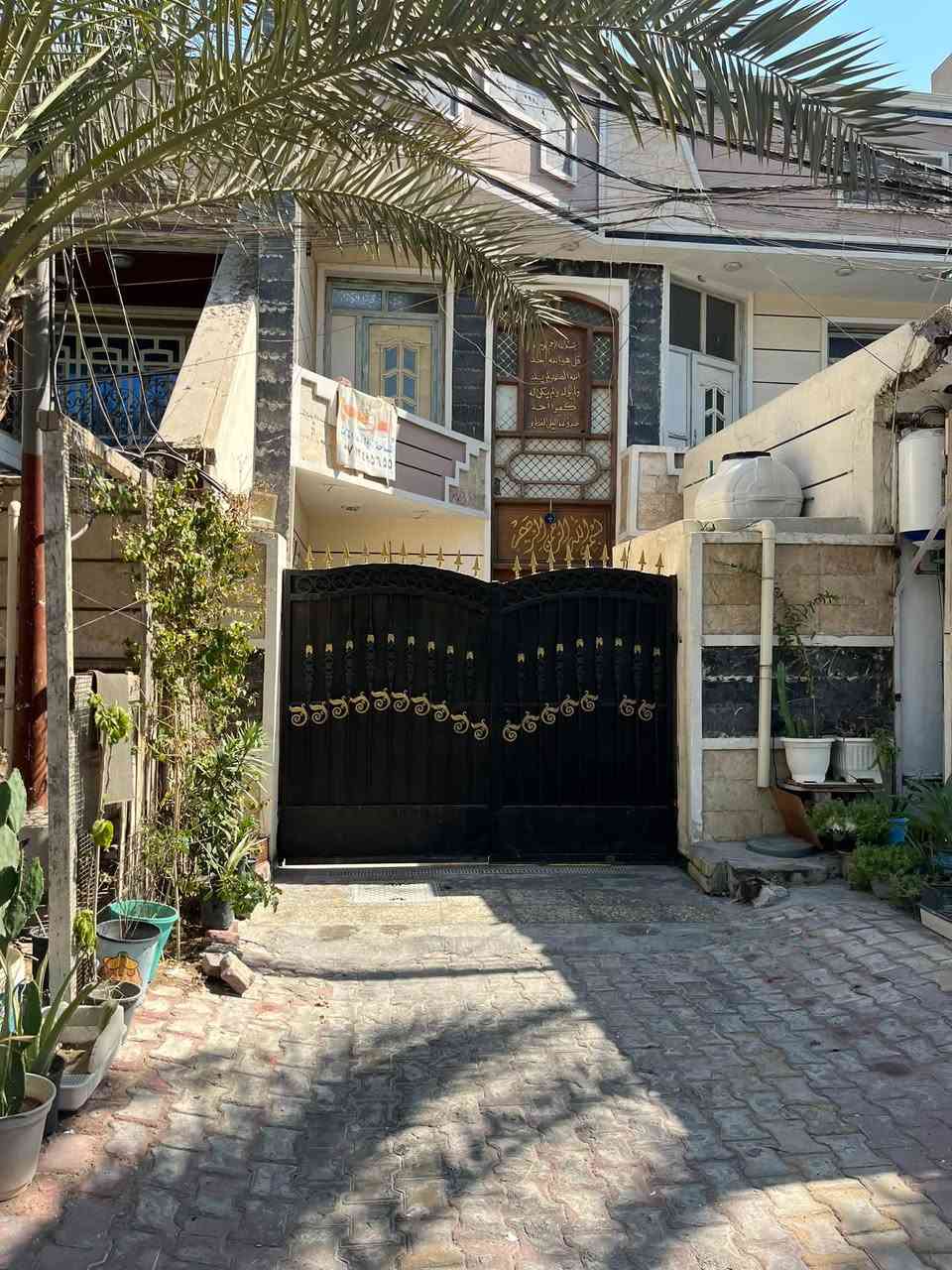 دار للبيع حي لجوادين شارع 30 مال سوك علئ شارع العام موقعه تجاري يرهم كلشي
بي 5غرف وخدمات صحيه 2 فوك وجوه و3طوابق لمساحه 120م 

للتواصل *********** 
او خاص علئ ماسنجر متواجد
