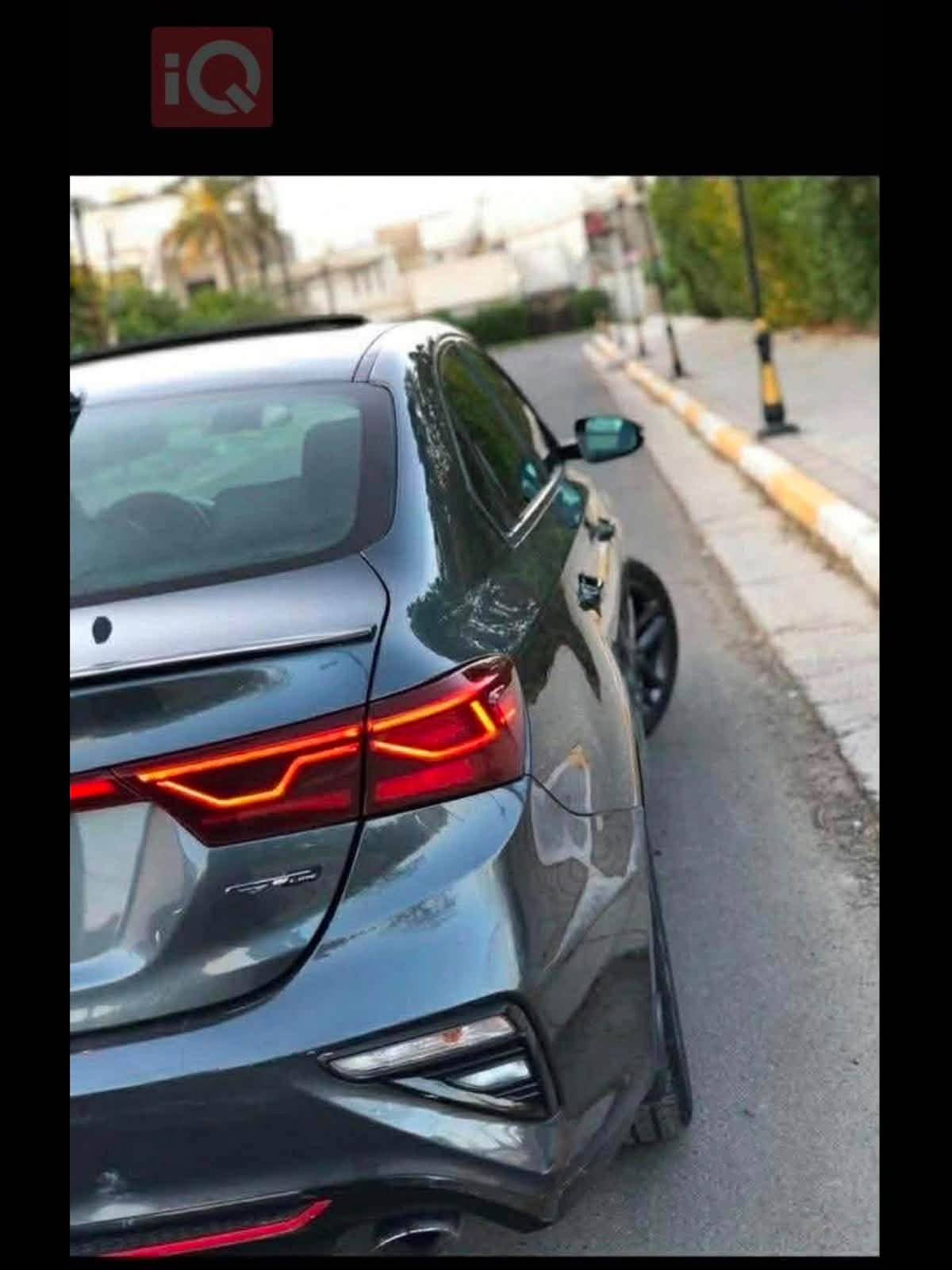 فورتي وارد أمريكي
2020 
فول مواصفات عده الكشن 
مكينه 2000دوش
كير AT
بيه جاملغ مال سايق فقط وجاملغ بصف السايق بس تكحيل بسط 
سياره تخبل احلا من صور 
سعر ١٤٥ بيه مجال بسط حك الجيه 
الرقم ***********
