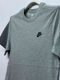 تيشيرت NIKE اورجينال وكاله نضافة 100‎%‎  قياس : M  نوع القماش : قطن   ...