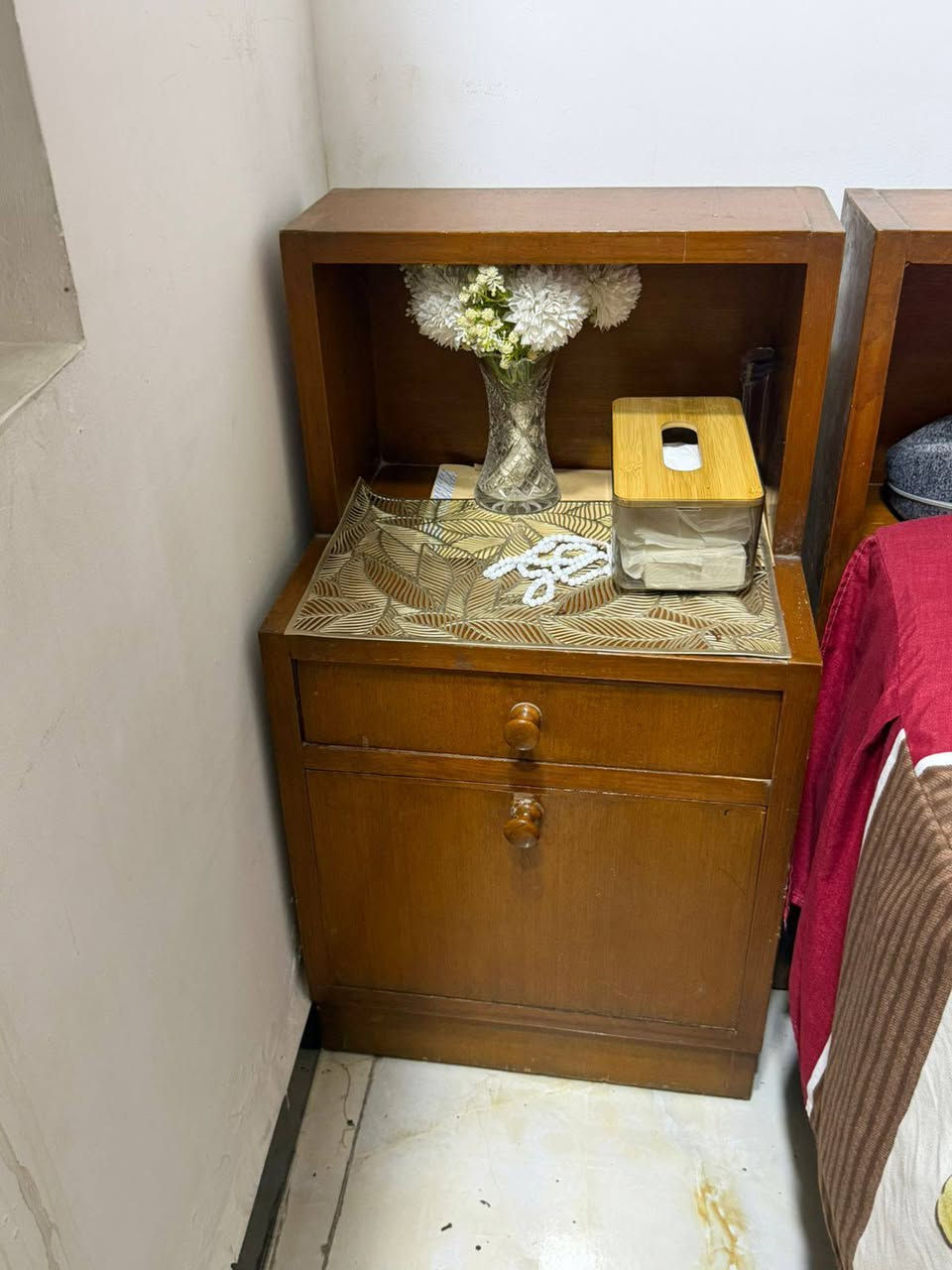 غرفه اخشاب صاج نظيفه وثقيله الكنتور ست ابواب السعر ٤٢٥ الف بغداد الحسينية بالبدايه للإستفسار***********
