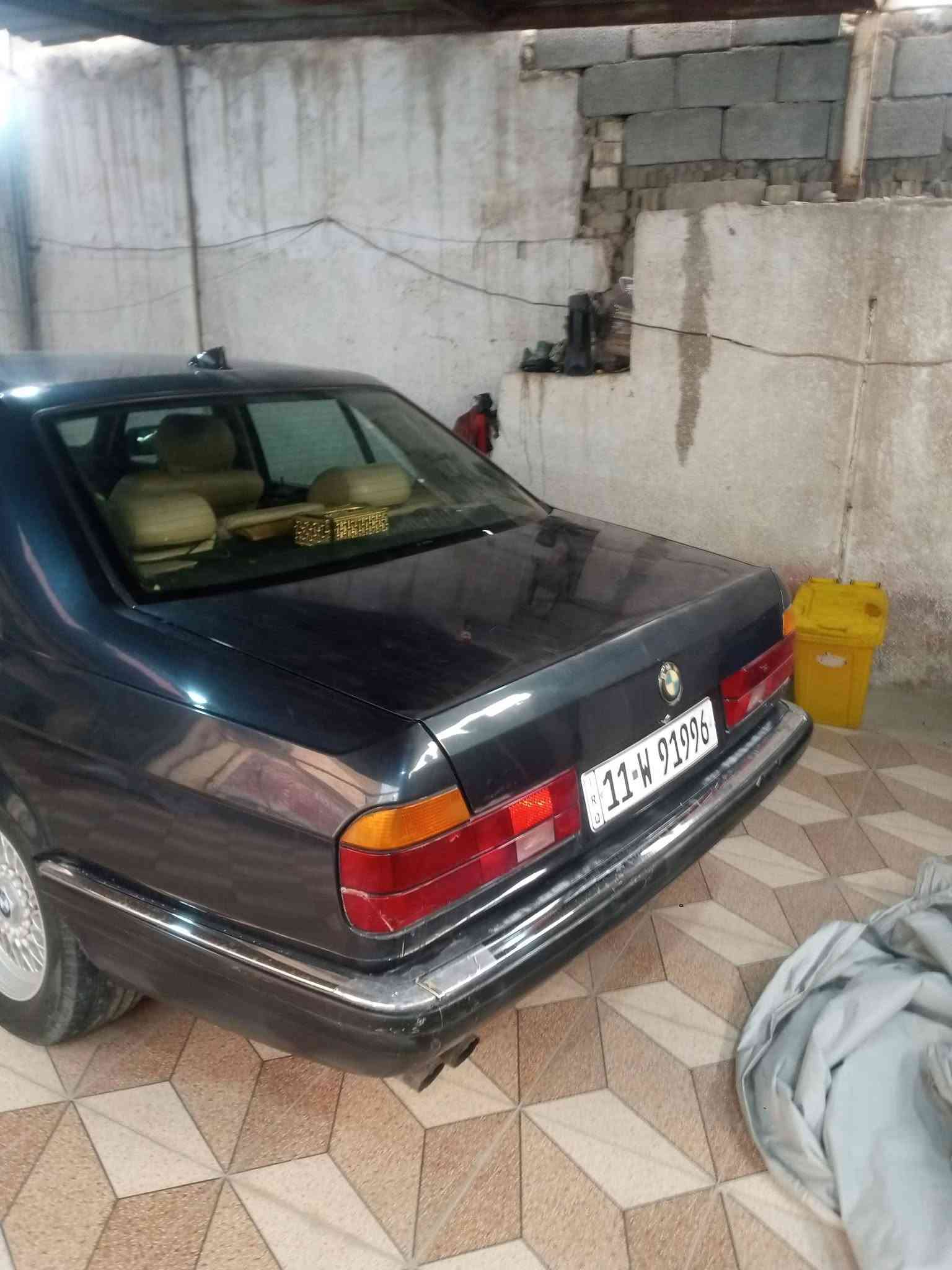 بي ام 735 • ١٩٩٠ • باسمي