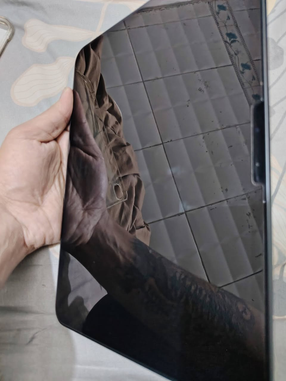 ايباد M4 نضيف كلش كلش بطاريه ١٠٠ مشحون ٦٨ خدش ناعم مابيه فقط كارتونه ماكو ويا ضاعت جهال ضيعوها شاحنه ويا سعر مليون و ١٠٠ مفتوح الخاص  و خابرني *********** مكاني دوانيه مركز
