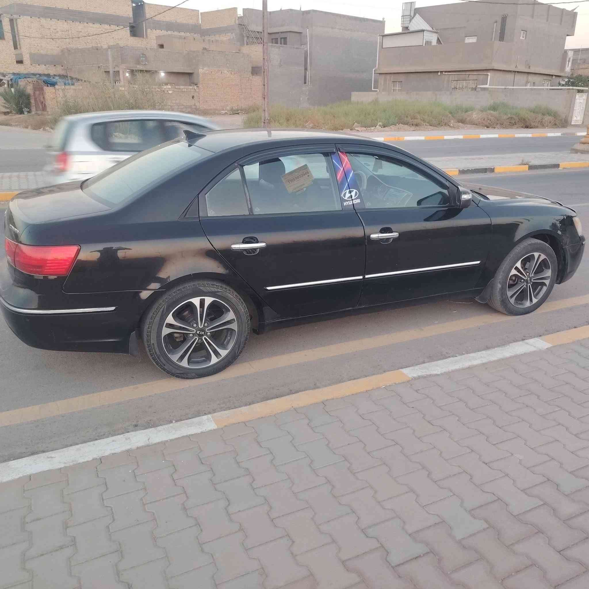 ياالله السلام عليكم للبيع سوناتا ٢٠٠٩ أمريكي ضررها باب بدون دواخل وصبغ جاملغ امامي أثر طخه فقط خفيفه كير مكينه تبريد مكفولات شرعيها يمي تحويل او وكاله بالمباشر بيع اومراوس حسب القناعه سعرها 98 وبيها مجال بسيط مكانها واسط صويره ***********.. ***********
