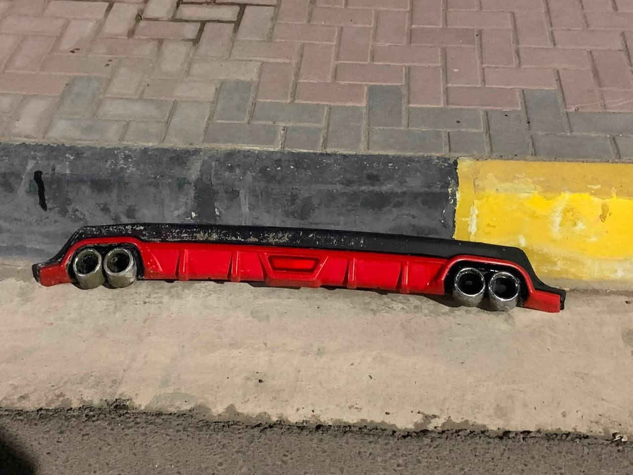للبيع لحية خلفية
يعوزها غسل فقط 

سعرها 20 مكاني موصل ايسر 

رقمي ***********
