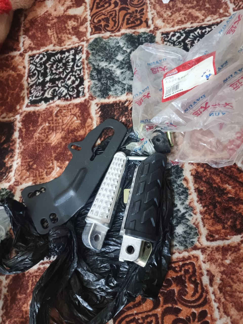 متاح غراض مال لايتي دسكات جديد + دوسات وشيال مال وقيه طين + مري يصيرن بل سكان + درع كامل  السعر كلهن 40 مكان الحله قضاء القاسم ع ***********
