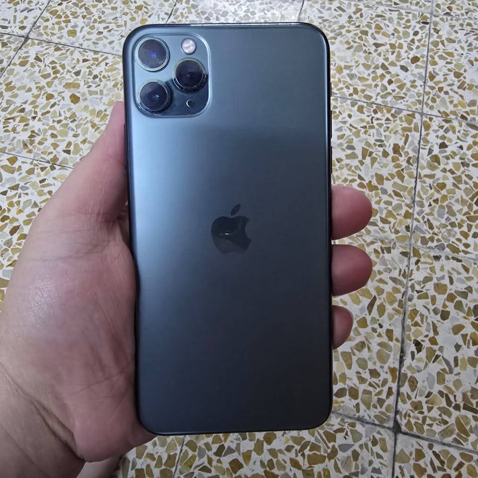 السلام عليكم 
ايفون 11 pro max
ذاكرة 256
امريكي
بطارية74
نضافة 100%
مامبدل بي شي ولا مفتوح الجهاز 
كورتونه موجودة 
السعر 375 الف
*********** واتساب
بغداد/ الغزالية
