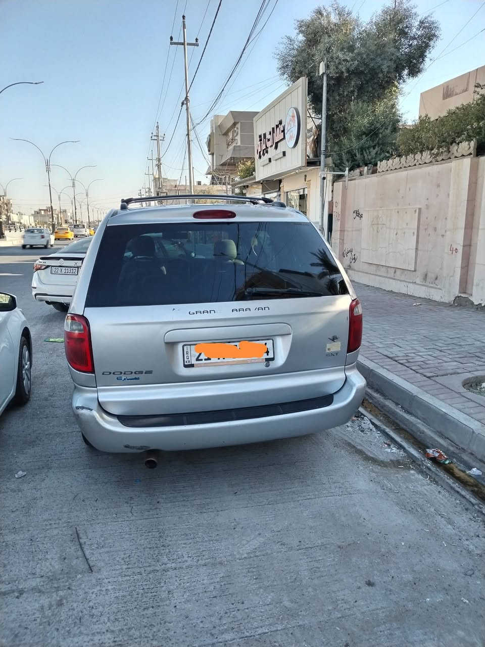 دودج كرفان ٢٠٠٧ طويلة تبريد ثلاث قطع ثلج كشنات بلع منفصل سيارة جاهزة رقم سليمانية انگليزي بيها شوية بارد بباب السلايت   طرف السكن أبواب كهربائي بس عاطل السعر 80 $ وبيها مجال للاستفسار موبايل *********** مكان السيارة كركوك
