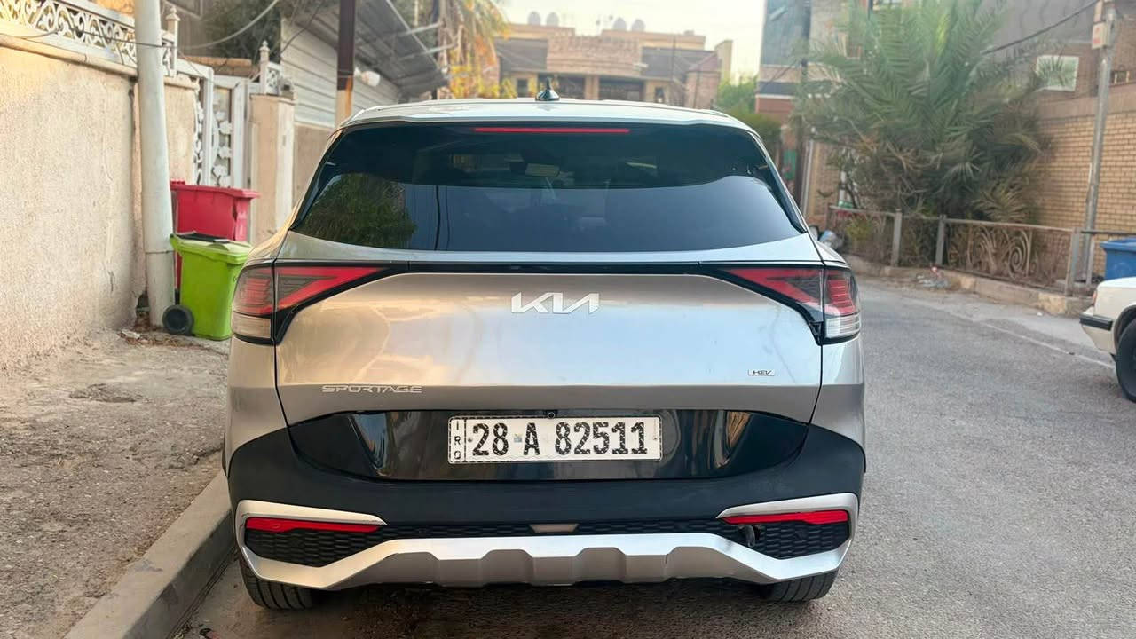 كيا سبورتج 2023 هايبرد 
حادث بسيط قبغ جنطه وحافة البنيد 
نظيفه جداً اقتصاديه 
مكفول محرك كير صدر تبريد تحويل مباشر 
***********
في بغداد مشروع وطني
السعر 158 مجال بسيط بيع سريع ومناسب 
اذا تشتري اتصل صور الحادث بلمنشور سونار شرط قطعتين صبغ فقط افحص وين ميعجبك بغداد, العراق
