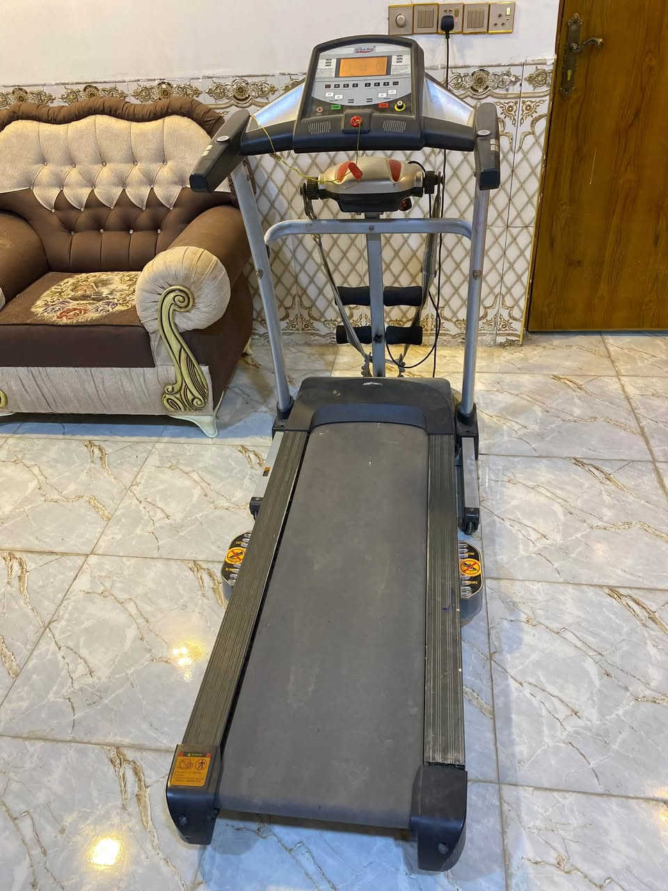 جهاز جري جبلي • نظيف • قليل الاستخدام