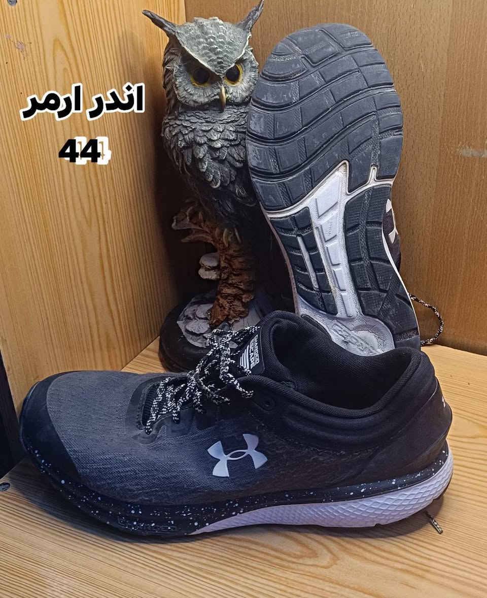 ***********

نص مكتوب في الصور:
- كيو سي 42
- ادیداس 41
- اندر ارمر 44
- اندر ارمور 41
- آندر ارمر 42