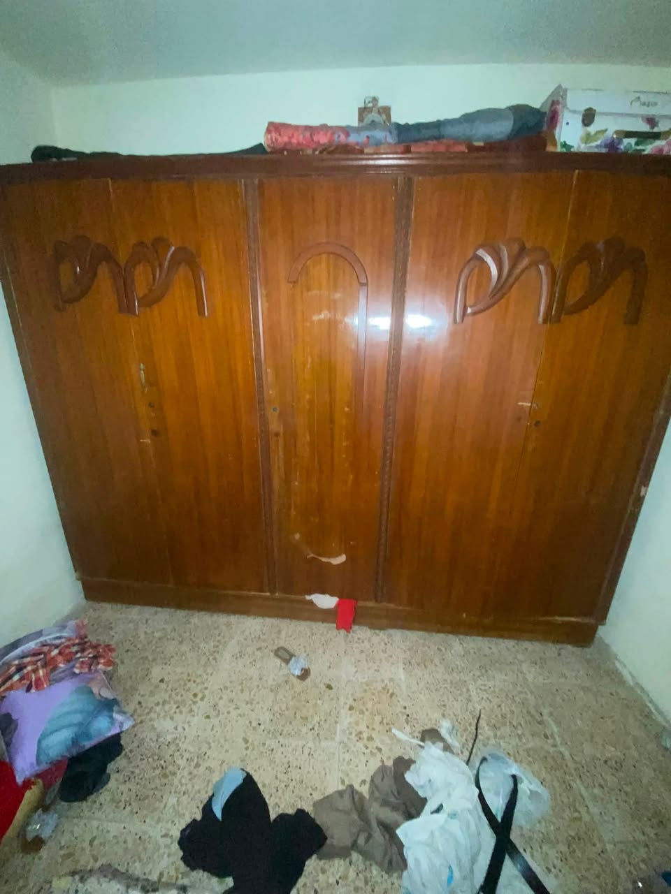 كنتور للبيع نظيف يرادله يدات وتلميع فقط دواخله جدد كلش الثقيل مو سوكي مكاني بغداد جديده السعر 250 تراصل واتساب ***********
