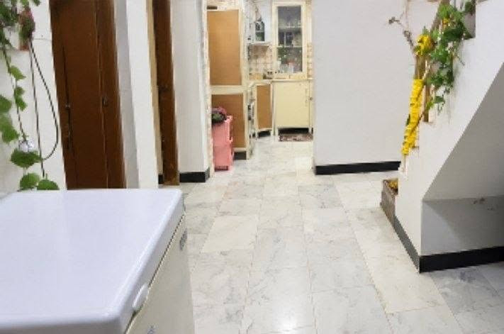 🏡✨ دَار لــلــبــيــع ✨🏡
━━━━━━━━━━━━━━━━━━━━━━
📍 الــمــوقــع:
بابل – حي الجزائر – خلف ملعب الإدارة المحلية.
━━━━━━━━━━━━━━━━━━━━━━
🏠 تــفــاصــيــل الــعــقــار:
• المساحــــة: 100
• طابــــو زراعــــي – سنــــد 25
• غــــرف نــــوم عــــدد (2)
• هــــول
• مجموعــــة صحيــــــة
━━━━━━━━━━━━━━━━━━━━━━
💰 الــســعــر:
85 مليــــون دينــــار 
✨ قابــــل للتفــــاوض
━━━━━━━━━━━━━━━━━━━━━━
📞 لــلــاســتــفــســار والــاتــصــال
🏢 مــكــتــب عــقــارات أبــراج بــابــل
📍 عــنــوان الــمــكــتــب:
بابل – حي الجزائر – مقابل الجسر الدولي
قرب مطعم البستان
━━━━━━━━━━━━━━━━━━━━━━
