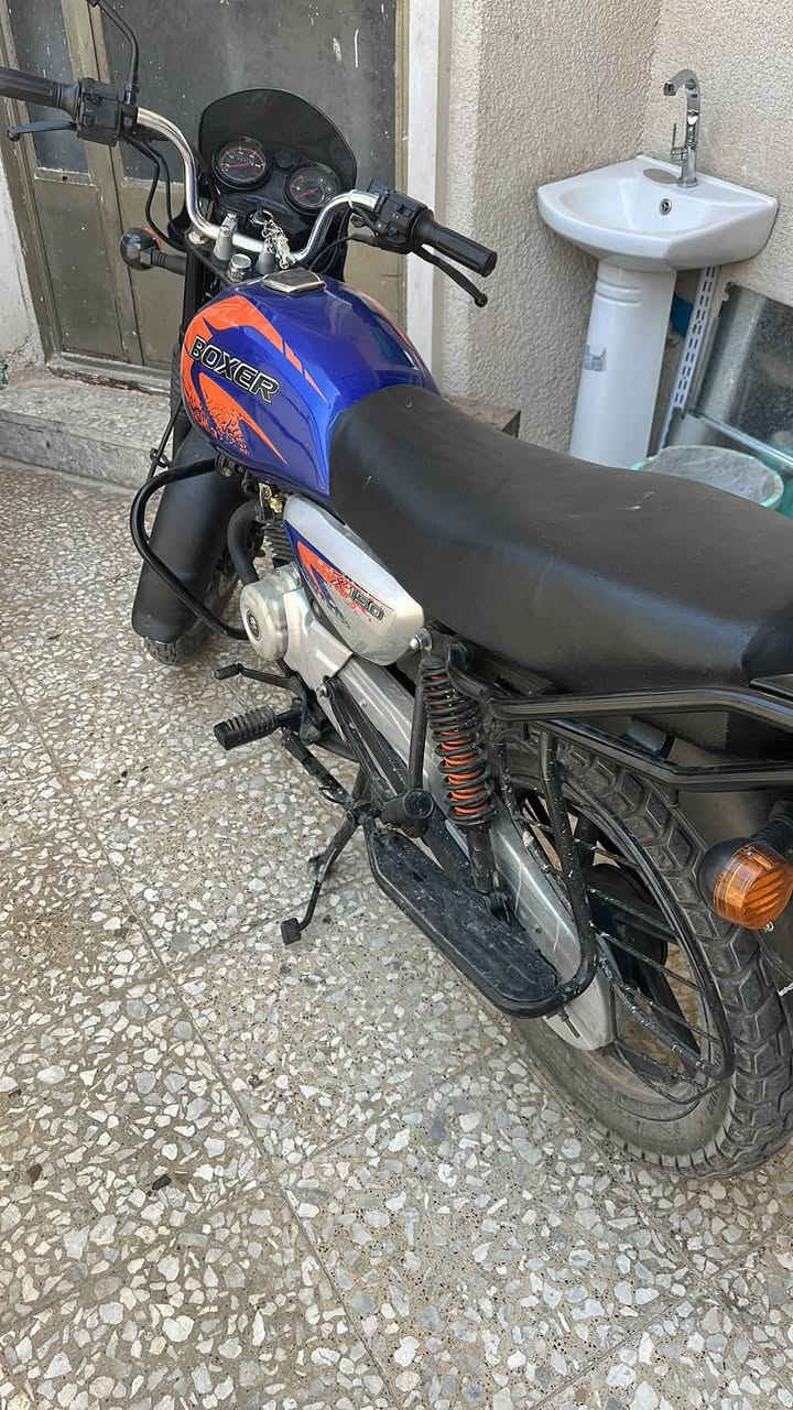 سلام عليكم بوكسر جبلي موديل 23اوراق مكينتها حلوه وناعمه مجفته ماشيه43الف حقيقي قابل للزياده مامشتغله دلفري سعرها 1500وبيها مجال للطيبين مكاني الدوره الرقم 
***********
