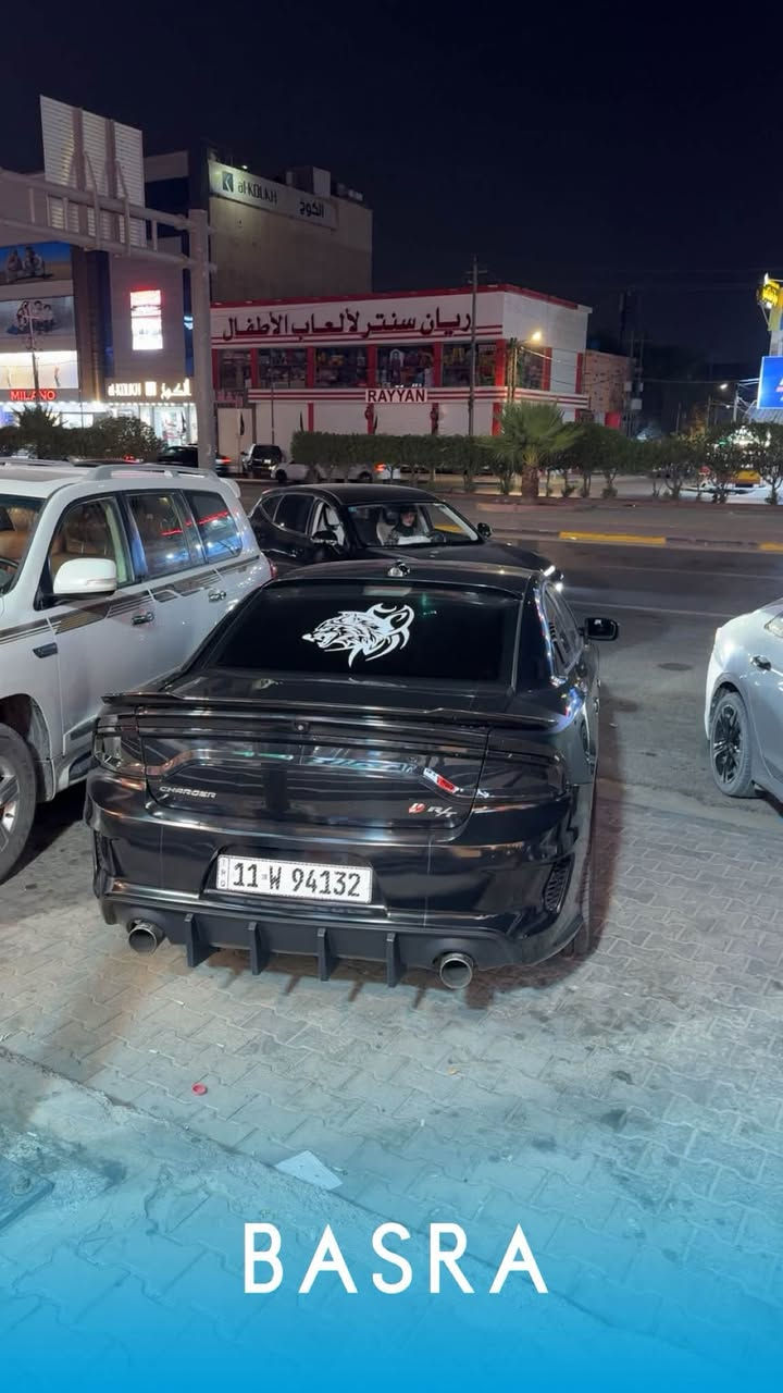 السلام عليكم للبيع جارجر 16 هيمي رقم بغداد باسمي بيه 3 قطع ماشيه 78 مايل بدون دواخل سياره ولا لغد مكاني بصره ***********

نص مكتوب في الصور:
- ERBIL
- مطار بغداد الدولي
- بغداد
- BASRA