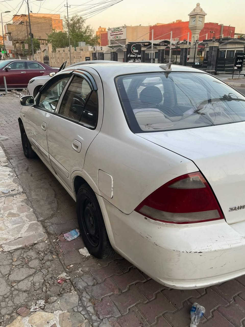 نيسان صني بدي كوري موديل 2009 للبيع 🚗
▫️ اللون: أبيض

▫️ كير: أوتوماتيك

▫️ مكينة: نظيفة

▫️ التبريد: شغال وثلج ❄️

▫️ السيارة خصوصي بغداد

▫️ العداد: 324 ألف تقريباً

▫️ داخلية مرتبة ونظيفة

▫️ السيارة عملية واقتصادية ومناسبة للشغل والاستخدام اليومي

▫️ السيارة جاهزة للاستخدام وما تحتاج صرف كبير حسب الفحص

بيها بعض خدوش والاستعمال الطبيعي مبينة بالصور، والسيارة مو جديدة لكن الميكانيك أهم شي بيها.

💰 السعر:90 ورقة قابل للتفاوض بالمعقول

📍 بغداد

الفحص على المشتري،

📞 ***********
