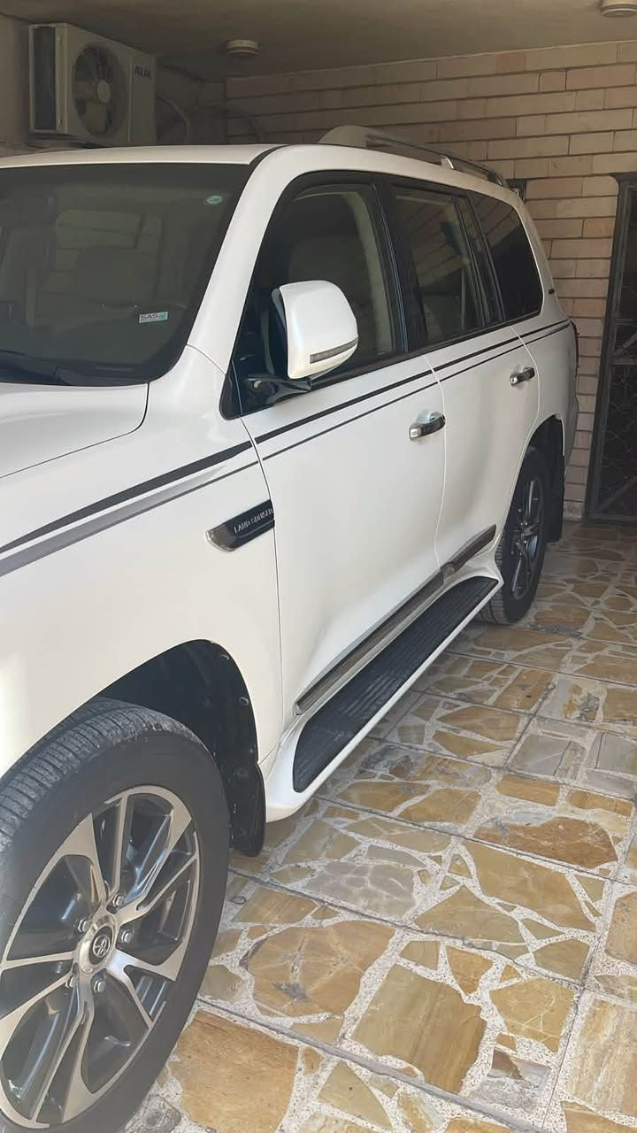 السلا عليكم
للبيع لاندكروز 2020 ساز مكفوله كفاله عامه للاستفسار الاتصال ***********
