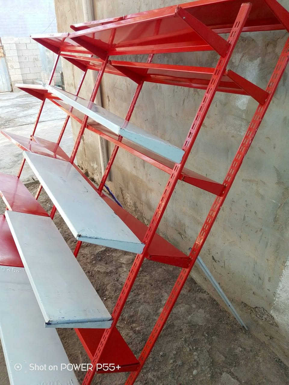 اربع مترات في خمس رفوف السعر 80الاربع مترات بيه خمس رفوف العنوان خان بني سعد

نص مكتوب في الصور:
- Shot on POWER P55+