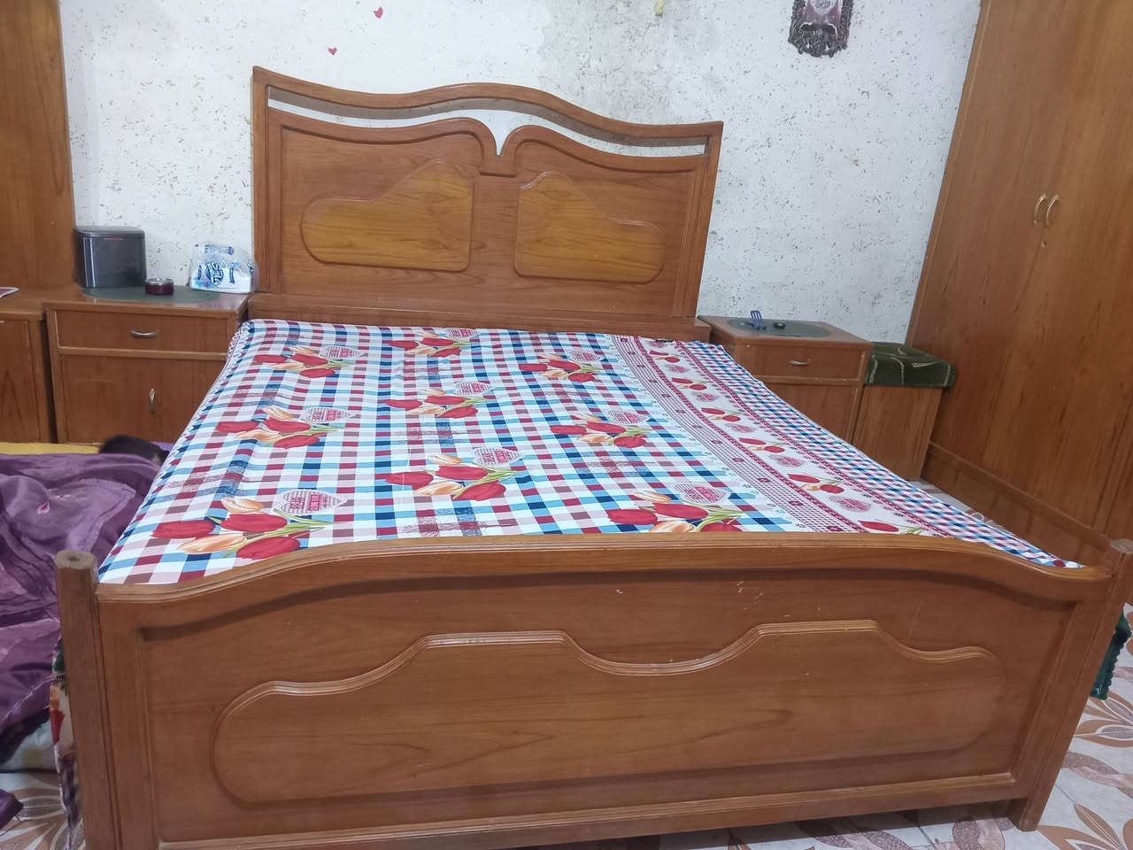 للبيع نجارة تكمه سعر ٥٠٠ قفل عنوان الشهداء
***********
