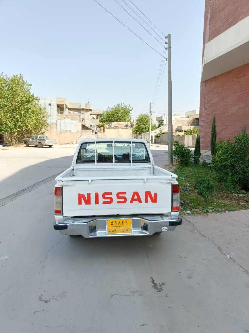 نیسان مۆدێل2008ێابانی
سعری خوار بازاڕ110گەڵا
بێ بۆێاخ کارتوساردی هە ێە دەبڵ گێچ چوارجام کارە بای
ناوسور چوارتاێەی تازە بۆ بەسراوە
سەنەوی تەواو بوە ژینگەی پێشوی دراوە
گێڕو مە کینە واکسل بە شەرت فیتر
تە قەوڕەقەو ساردوگەرمی بە شەرت
سەێارە کە مەسرە فی تێانیە 
هە مو گێانی بە زمان دە فرۆشم ماڵی دۆستە
ژم***********
***********شوێن سیدسادق السليمانية, العراق
