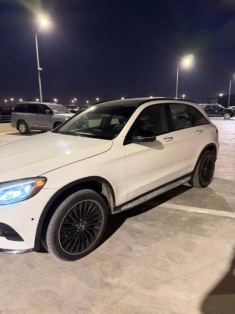 بسعر جدا مناسب 198 ورقه مال بيع
مرسيدس Glc 300 مديل 2019 
فول مواصفات AMG بانوراما 4 بصمات 
جنطه كهرباء مفوله كراسي مومري 
حادثها فقط طخه قطّعه وحده 
بدون ايرباك كله سليم 
 (( تو ويل )) المرغوبه ماشيه 62 الف 
السياره كلش جديده صفر مسج نظيفهه 
عنواني المنصور رقمها بغداد باسمي
***********
