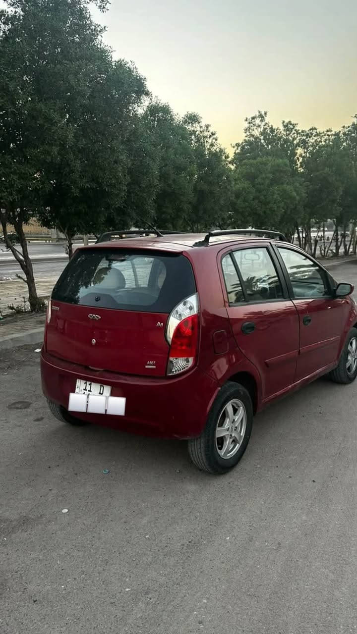 السلام عليكم
سياره A1نظيفه مال بيت گير محرك مكفول السنويه بأسمي هزه جديده  تحويل ثاني يوم تبريد شغال كهربائيات شغاله مكان بغداد الجديده الألف دار السعر ٣٥ وبيه مجال للأستفسار***********
